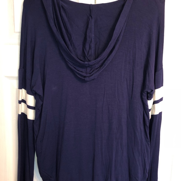 Soft and Thin Sweatshirt - Picture 2 of 3